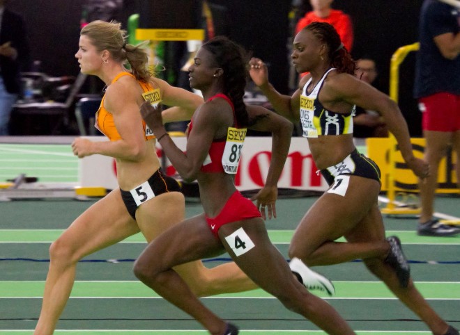 Tori Bowie (midden) op het WK indoor. - Foto: Eik van Leeuwen