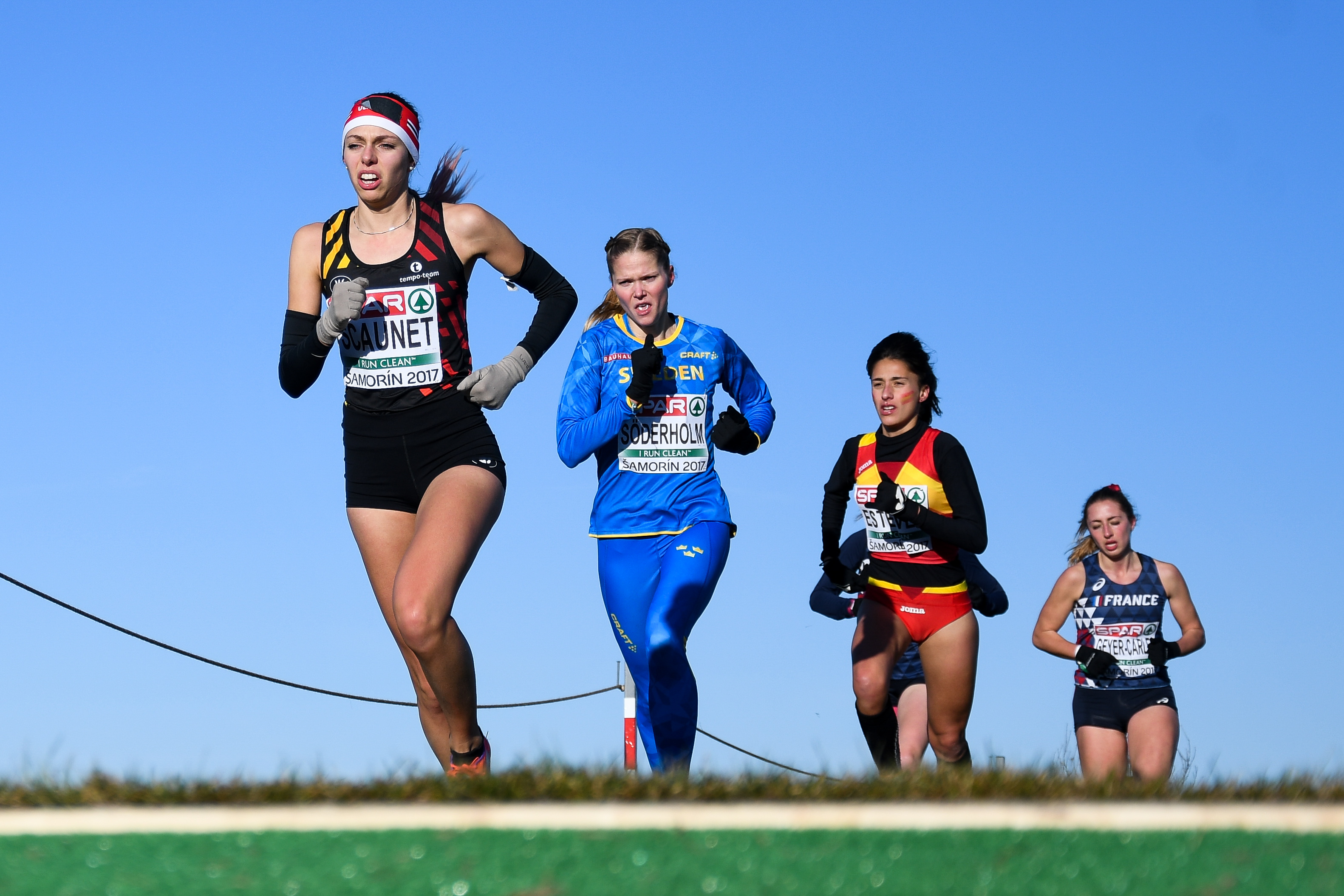 Ek Cross Samorin Vanessa Scaunet