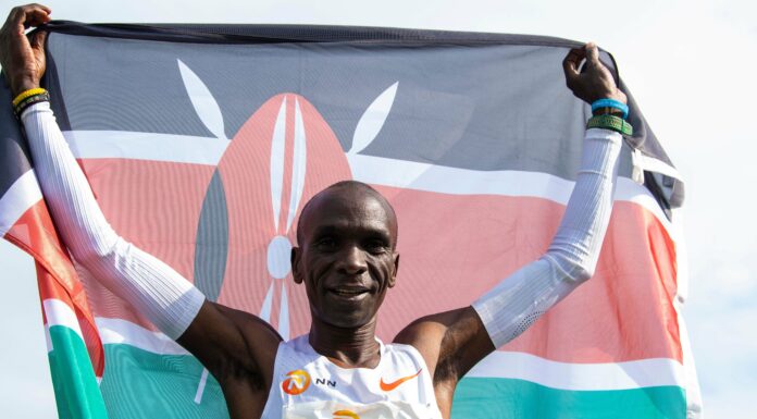 Eliud Kipchoge mikt op derde olympisch marathongoud in Parijs 2024