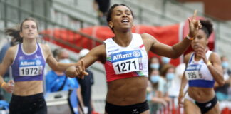 Opnieuw PR voor Naomi Van den Broeck in Oordegem, werk aan de winkel bij Jonathan Sacoor