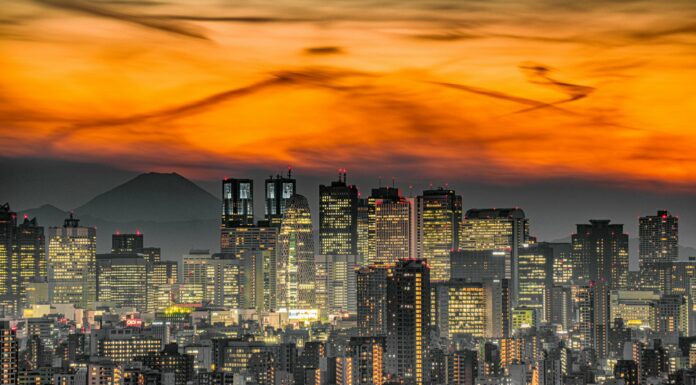 Post uit Tokio: Vloeken op de bus terwijl Tornados lopen