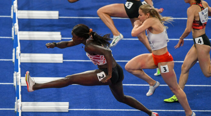 EK Istanboel: Anne Zagré dankzij verliezende tijden naar halve finale 60m horden