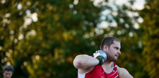 Belgisch recordhouder Matthias Quintelier bergt zijn kogel op