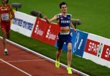 Jakob Ingebrigtsen verpulvert beste prestatie aller tijden op 2 mijl tijdens Diamond League Parijs