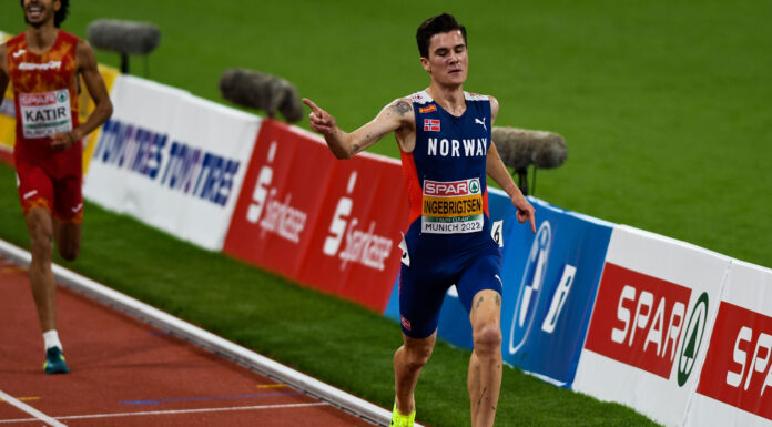 Jakob Ingebrigtsen verpulvert beste prestatie aller tijden op 2 mijl tijdens Diamond League Parijs