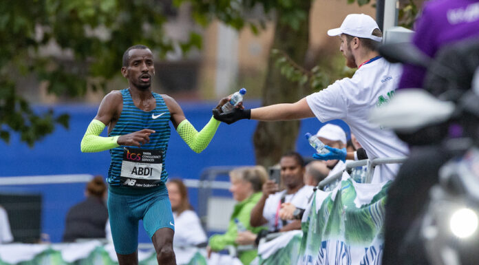 Bashir Abdi knap derde in London Marathon, Amos Kipruto maatje te groot