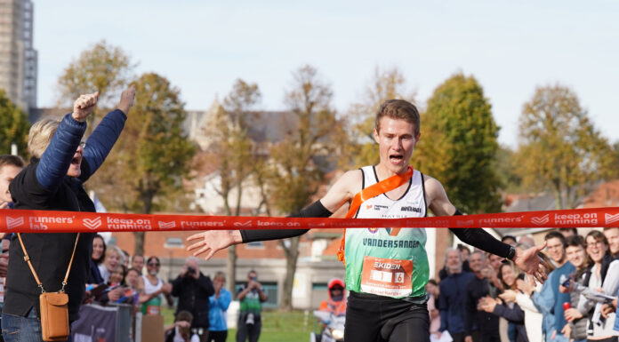 Atleten Runners’ lab Athletics Team nemen het tegen elkaar op tijdens aflossingsmarathon in Tongeren