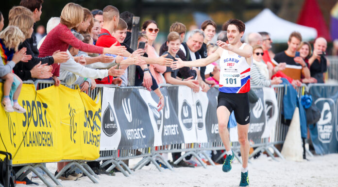 Michael Somers klokt snelste Belgische marathondebuut ooit én duikt onder WK-limiet in Sevilla