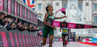 Sifan Hassan loopt snelste 10.000m van het jaar, Chloé Herbiet vijfde op European 10.000m Cup