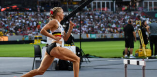 WK Boedapest – Hanne Claes kan geen vuist maken in halve finale 400m horden