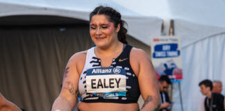 Chase Ealey wint het kogelstoten tijdens Urban Memorial