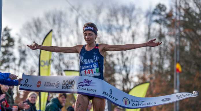 Chloé Herbiet verzekert zich met monsterchrono in Sevilla van deelname aan Olympische Spelen
