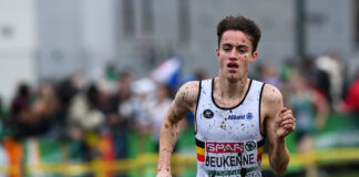 EK Veldlopen: Simon Jeukenne pakt knappe zevende plaats bij junioren, Vang Christensen klopt Laros op de meet