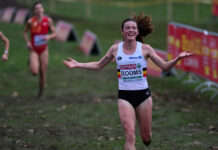 EK Veldlopen: Belgisch vrouwenteam pakt BRONS dankzij top 10-plaatsen van Lisa Rooms en Chloé Herbiet