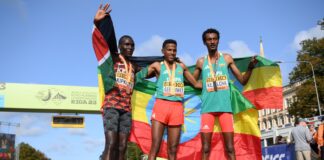 Yomif Kejelcha neemt wereldrecord halve marathon weer over van Jacob Kiplimo
