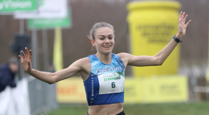 Jana Van Lent neemt Belgisch record op de 5000m alweer over van Elise Vanderelst en verzekert zich van WK