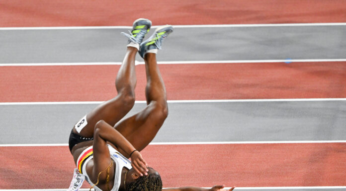 WK Glasgow: Yanla Ndjip-Nyemeck komt pijnlijk ten val in reeksen 60m horden