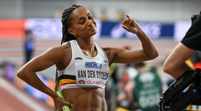 Falcons kelderen Belgisch record tijdens generale repetitie, Naomi Van den Broeck en Lotte Van Lent openen met PR