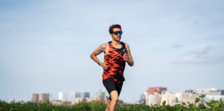 Michael Somers neemt hap van ruim 2 minuten uit halve marathon-PR en wordt derde Belg ooit