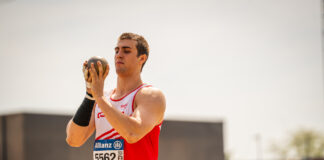 Kwinten Cools steelt de show tijdens het KvV AC Indoor met een Belgisch record in het kogelstoten