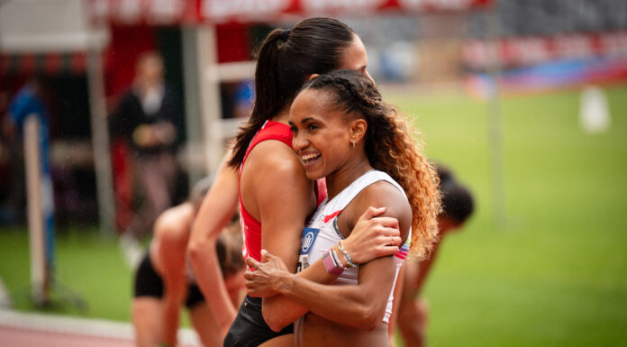 Twee dagen na nipte misser scherpt Naomi Van den Broeck alsnog haar PR aan