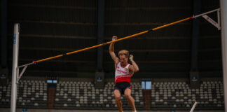 Polsstokspektakel op de Leuvense Oude Markt: Ben Broeders en Elien Vekemans dagen zaterdag internationale tegenstand uit