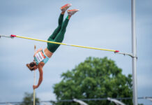 Elien Vekemans doet beste sprong van het seizoen in Hengelo, Femke Bol vestigt meeting record