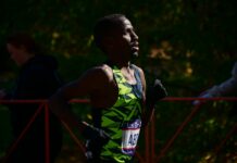 Bashir Abdi eindigt in zijn eerste marathon na zijn blessure als tiende in Chicago
