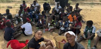 Naomi Van den Broeck deelt spikes uit en geeft training aan Senegalese jeugd: “Tonen dat sport een carrière kan zijn”