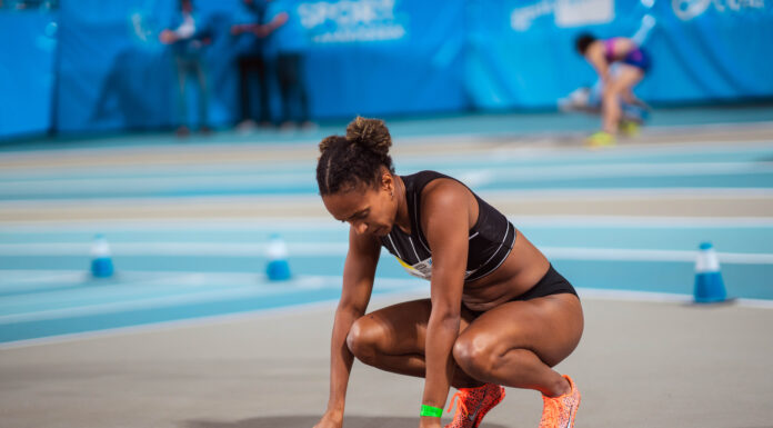 Zware domper voor aflossingsploegen WK indoor: Naomi Van den Broeck en Daniel Segers allebei out met blessure