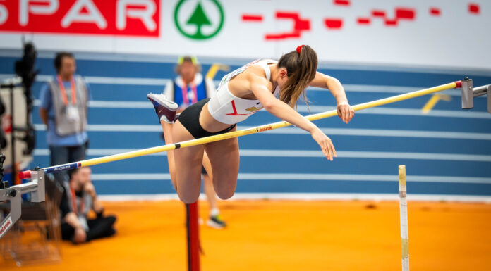 EK Apeldoorn: Elien Vekemans wordt zevende in eindstrijd van het polsstokspringen