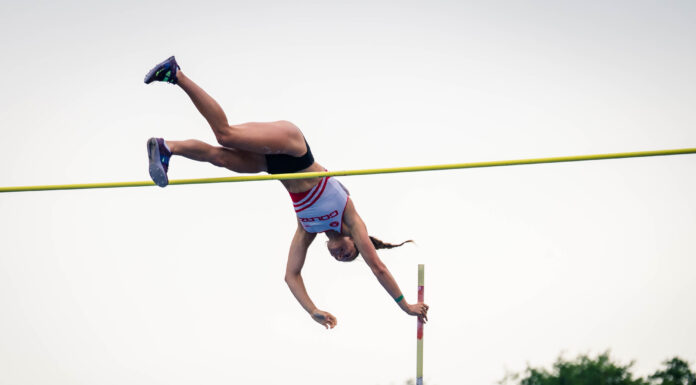 Elien Vekemans pakt goud op Universiade, Clémentine Byl schrijft op EYOF 2.000m steeple op haar naam