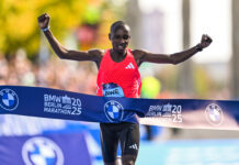 Sabastian Sawe wint eerste marathon van Berlijn met toptijd, Hanne Verbruggen moet handdoek gooien