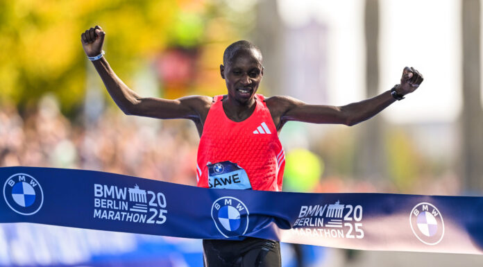 Sabastian Sawe wint eerste marathon van Berlijn met toptijd, Hanne Verbruggen moet handdoek gooien