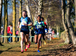 Weergaloze Jana Van Lent heerst in Hannuit, Keneth Kiprop wint bij mannen