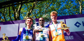 Patrick Nimubona en Charlotte Van Hese mogen de handen in de lucht steken na Baloise Antwerp 10 Miles