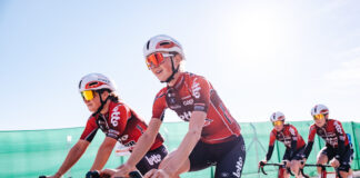 Annelies Nijssen sprintte op anderhalf jaar tijd van haar laatste 800m naar de Ronde van Vlaanderen: “Het is allemaal heel snel gegaan”