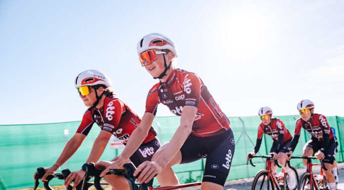 Annelies Nijssen sprintte op anderhalf jaar tijd van haar laatste 800m naar de Ronde van Vlaanderen: “Het is allemaal heel snel gegaan”
