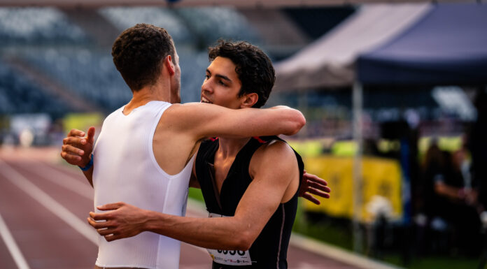 Jonathan Sacoor duikt onder EK-limiet en wordt vierde 400m-Belg in Birmingham, ook Bacari en Sisk sterk in Montreuil