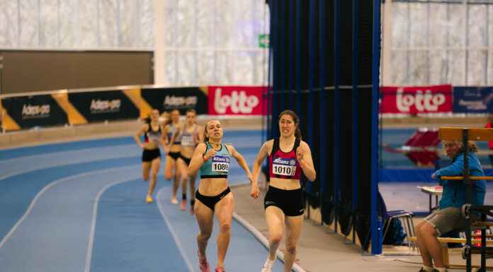 Liselot Smolders verrast in Oordegem met toptijd op 800m en wordt vierde aller tijden, ook Amber Vanden Bosch stunt