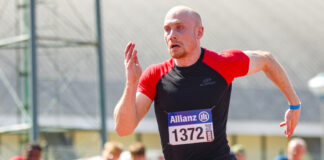 Antoine Snyders knalt met dik 200m-PR in Kortrijk naar het EK