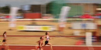 Ilona Dhaenens knalt naar fenomenaal BR junioren over 100m