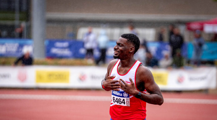 Elie Bacari evenaart zijn op een na snelste tijd ooit; Pieter Sisk verbetert Belgisch record op mijl op de weg