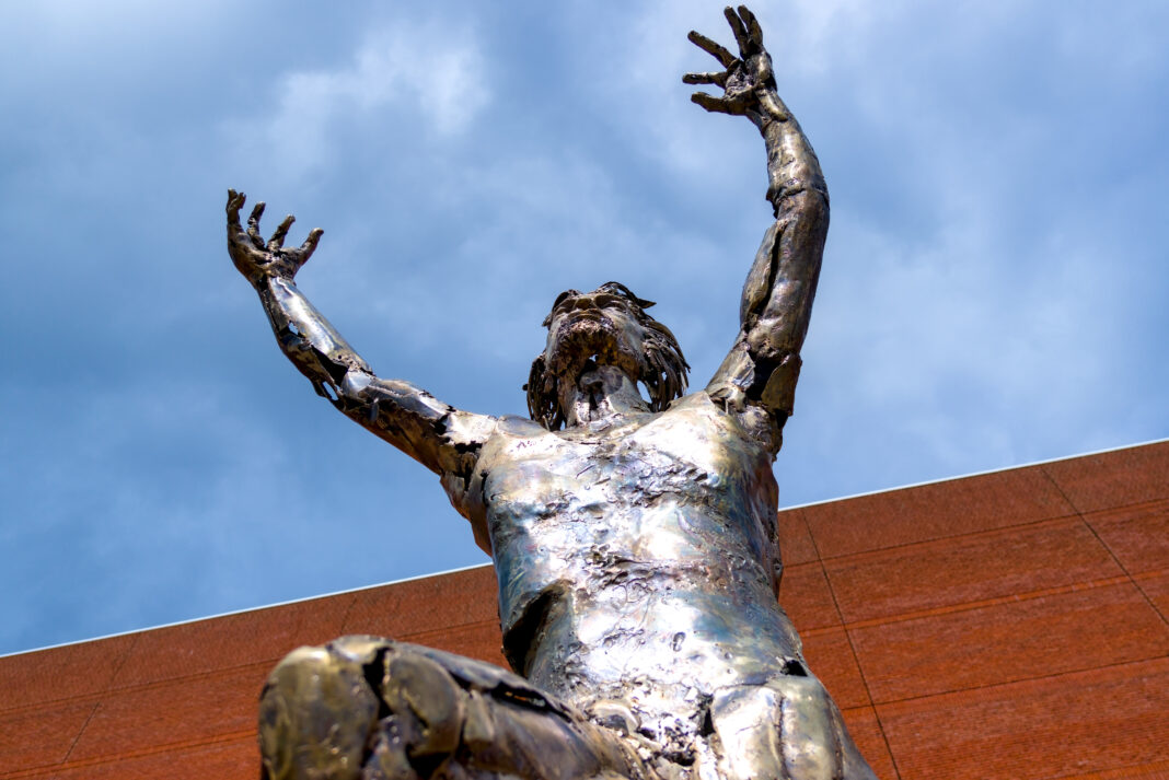 Standbeeld Ivo Van Damme