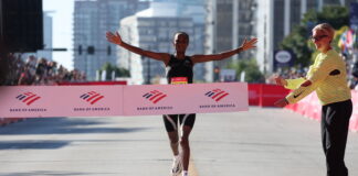 Hawi Feysa en Amos Kipruto stormen in Chicago de top 5 aller tijden op de marathon binnen